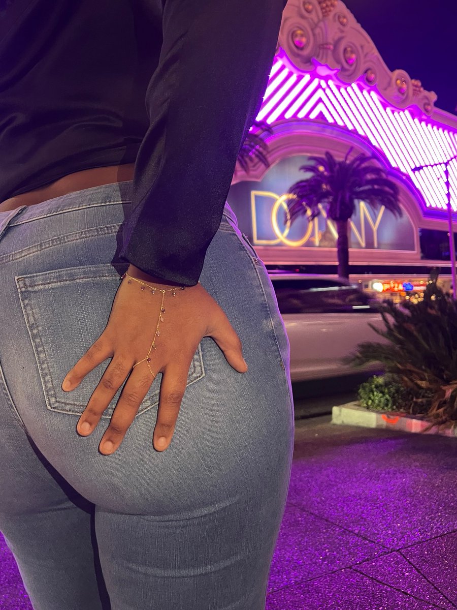 KarmawithM's tweet photo. Ass in Vegas ✨ https://t.co/AveXyoiTqZ