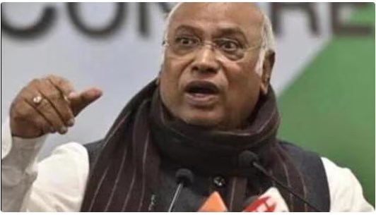 உச்சநீதிமன்றத்தையும் மதிக்காத பாஜக!

தேர்தல் பத்திர நன்கொடையாளர்கள் பற்றிய 44,434 தரவுகள் தொகுக்கப்பட்டு வெளியிடப்பட 24 மணி நேரங்கள் போதும் என்கின்றனர் வல்லுநர்கள்.

ஆனால் இந்த தரவுகளை வெளியிட SBI ஏன் கூடுதலாக 4 மாத அவகாசம் கேட்கிறது?

கடைசி நாட்களை எண்ணிக் கொண்டிருக்கும்