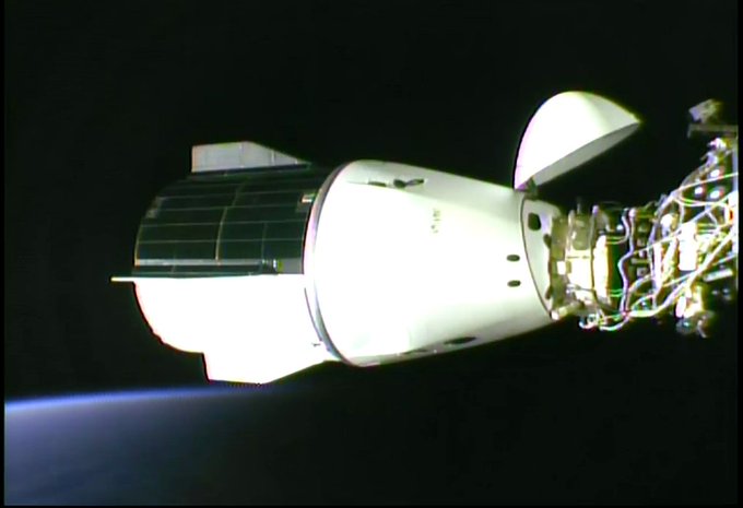 [Image: GH4_iPNb0AA2deu?format=jpg&name=small]