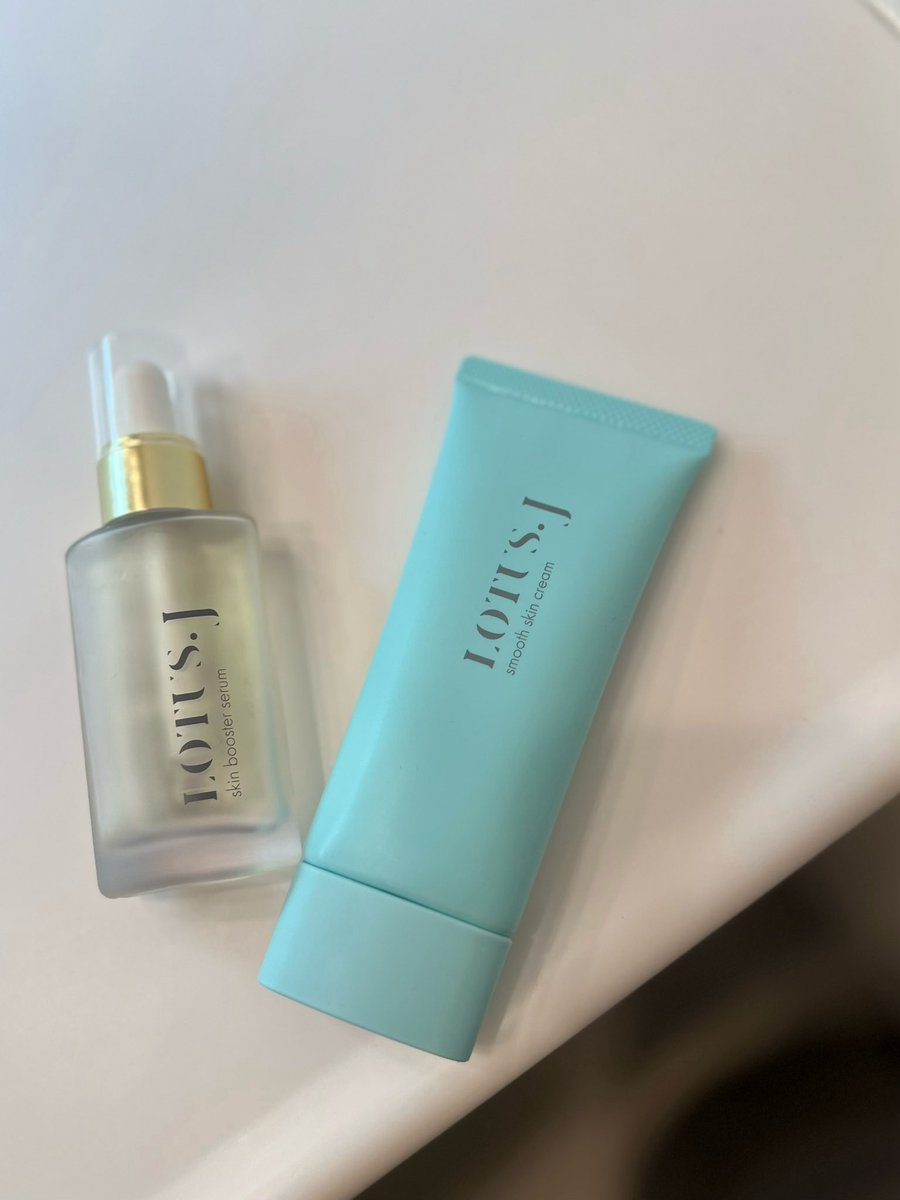 Lotus.Jこの化粧品使ってかなりお肌の状態が良くなった🫧
左は、化粧水を塗る前の導入美容液なんだけど、塗るとポカポカして化粧水の浸透率が上がった気がする🧖‍♀️

艶肌になりたい人は使ってみて欲しい✨

rflts.jp
