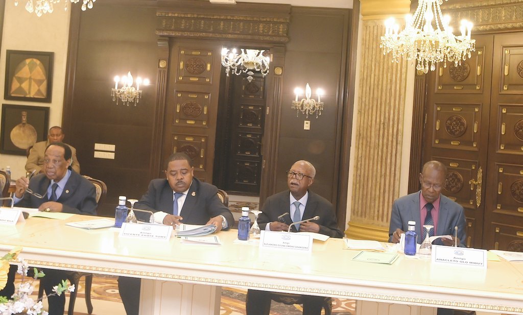 Me he reunido con el cuadro directivo del #MAO, para analizar la creación de una #FundaciónMAO por la Humanidad y la Paz. Muy pronto dejará de ser solo un #Movimiento y pasará a ser una #Fundación, con el mismo objetivo. El próximo encuentro será el miércoles 6 de marzo en Sipopo