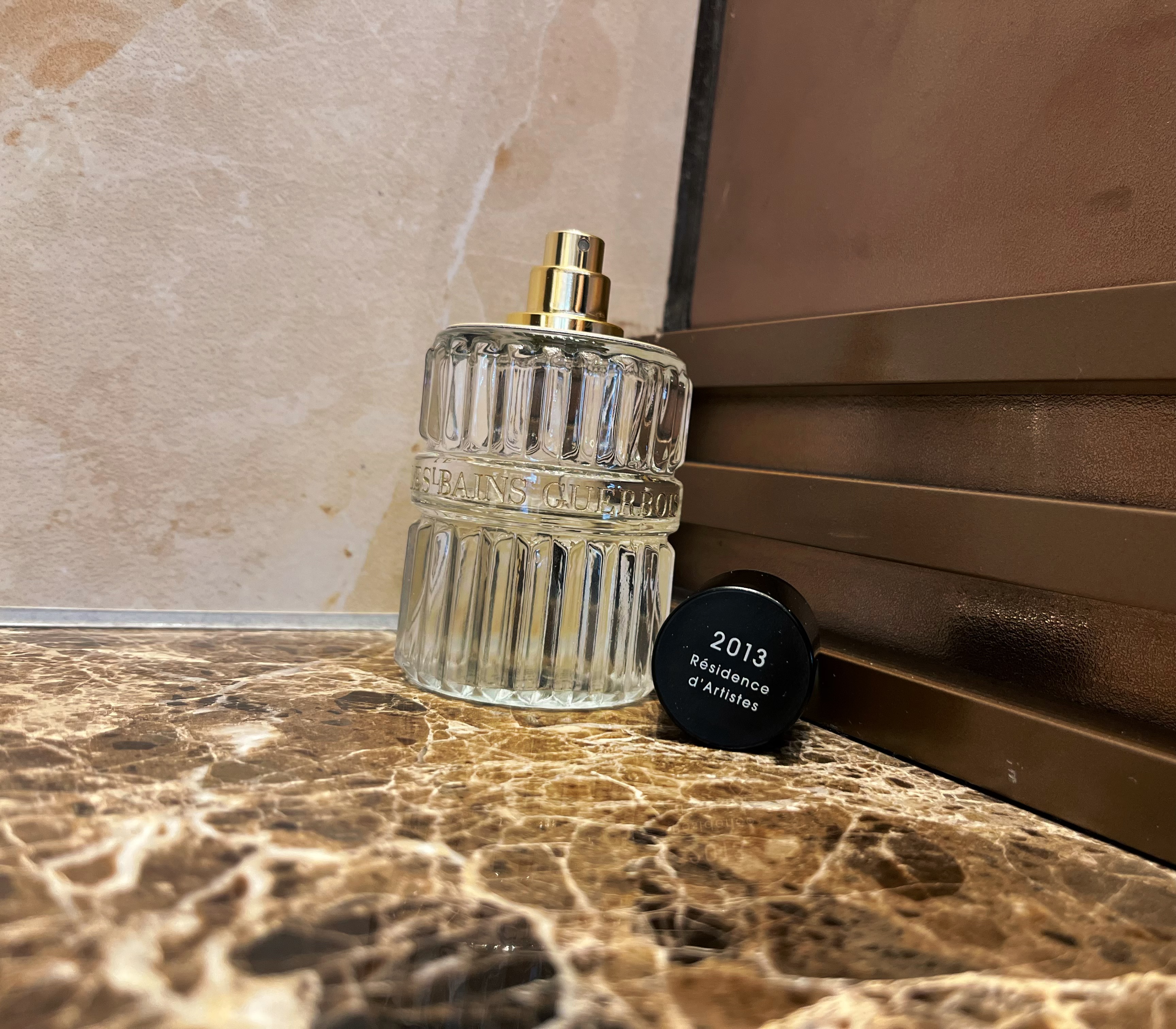 未開封　2013 レジデンス ダーティスト　Les Bains Guerbois 2013 レジデンス ダーティスト｜芸術家が集う場所 – NOSE SHOP