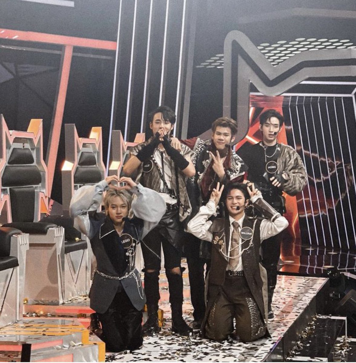 Nisa8689's tweet image. ในวันนี้เมื่อปีที่แล้ว~ คือวันที่เรายังดูโปรเจคอัลฟ่าอยู่~

#ProjectAlphaTHFinalEP #LYKN