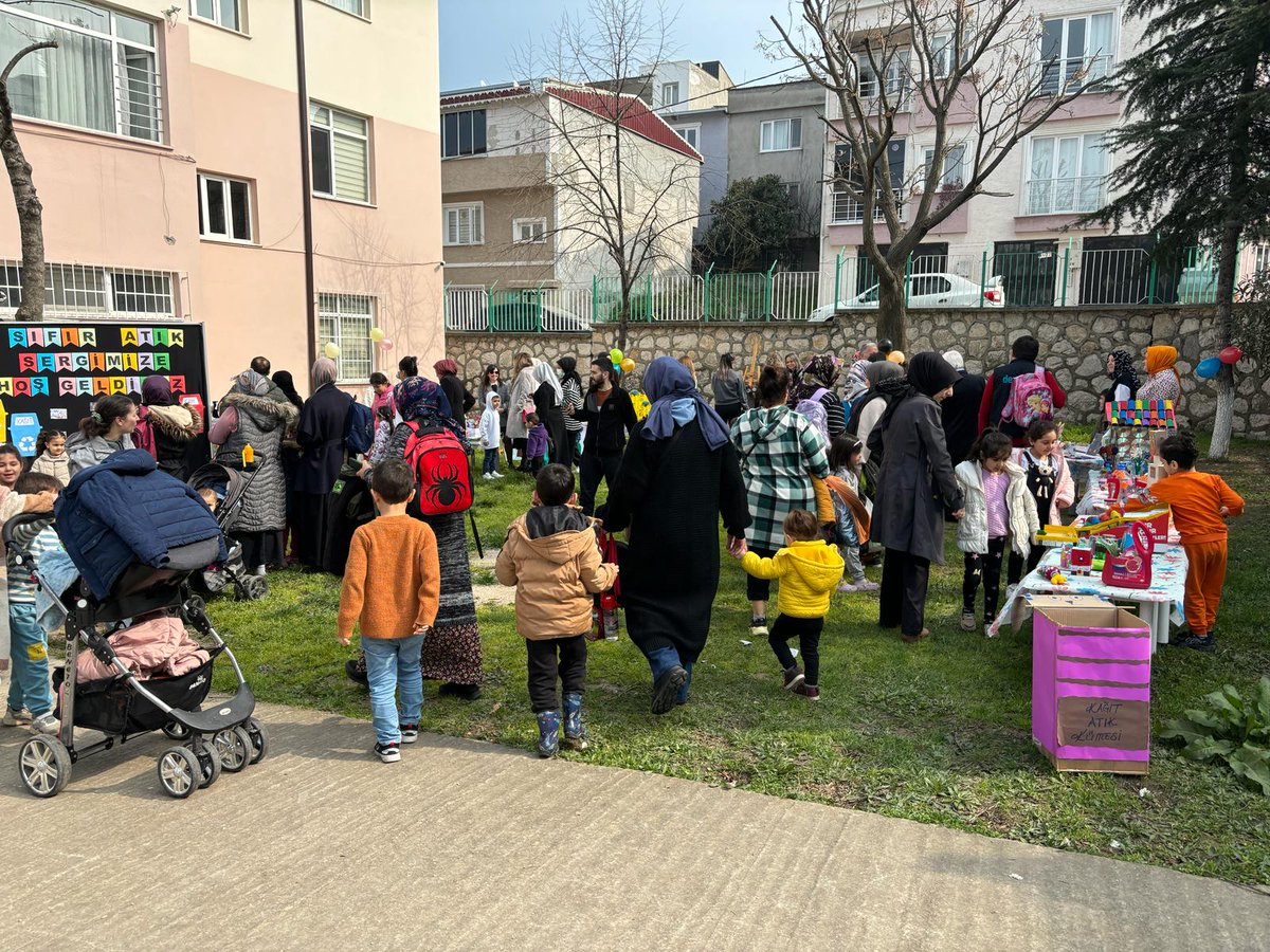 GunerRubac's tweet photo. Güner Rubacı Anaokulu geri dönüşüm sergisinden kareler.
@Osmangazi_MEM
@bursailmem16 https://t.co/KaQoeQ8haR