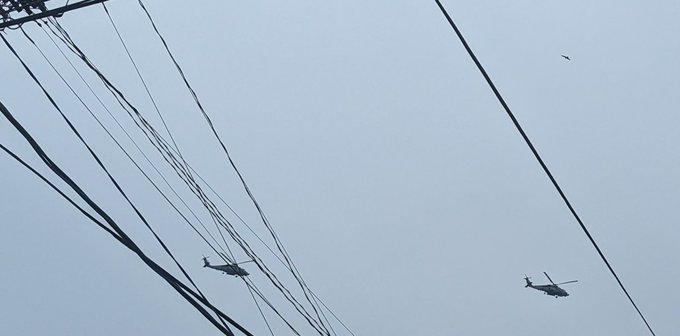 低空爆音ダブルヘリコプターだ 