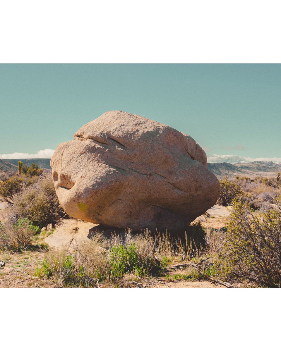 The desert rocks! Scenes from my weekend hike in the area of Pioneertown, California #mojavedesert #californiahiking #pioneertown #california #bealpha #joshuatree #yuccavalley