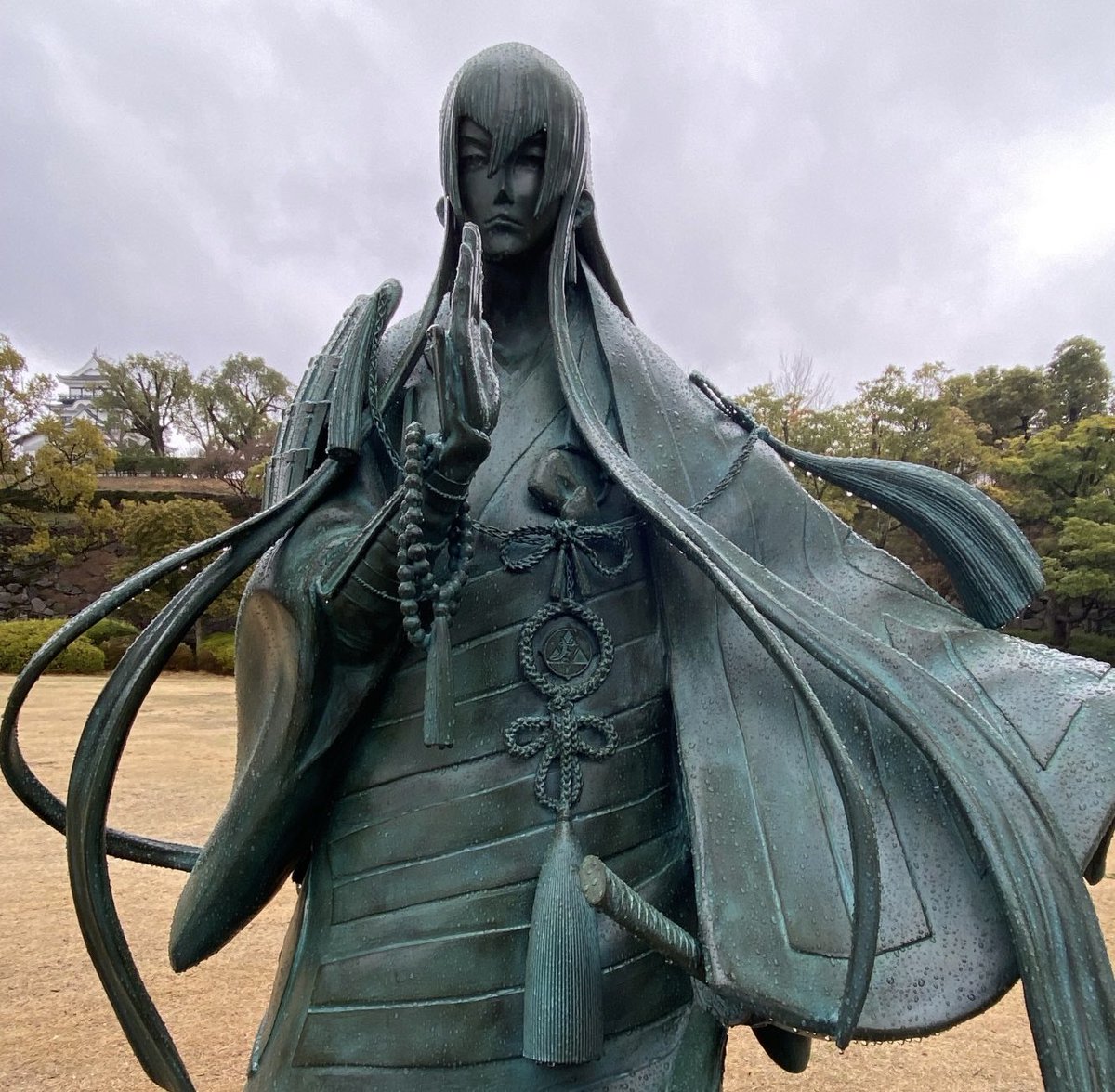 雪ん子　一刀彫 来年の干支「卯」の一刀彫り 力強く飛び跳ねようとする姿を表現 伊勢