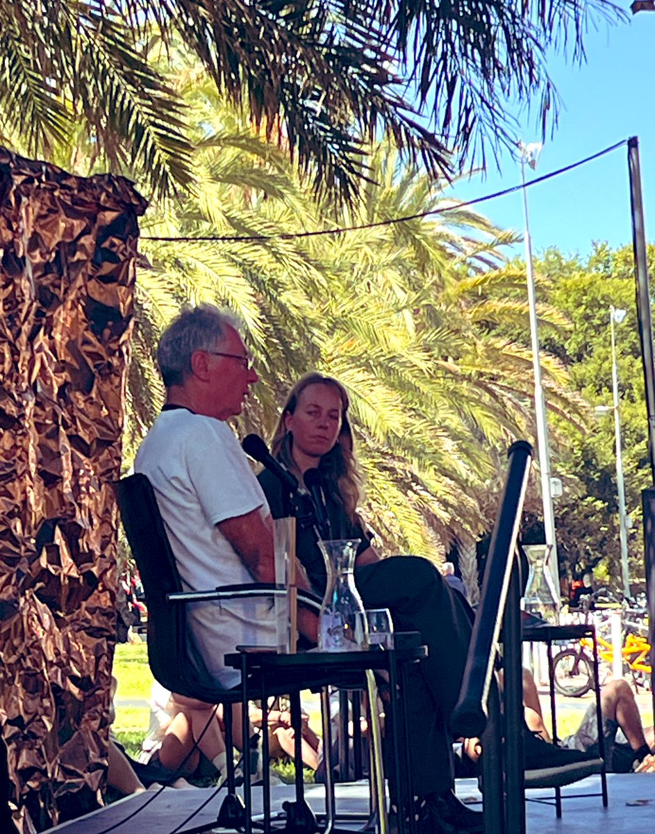 What would you like people to get from your books? To be able to speak about these #birds with knowledge & authority, regardless of their education - Georgia Angus. I want curiosity, some bright light that might come from seeing the beauty in birds. @MagpiejonesD #AdlWW