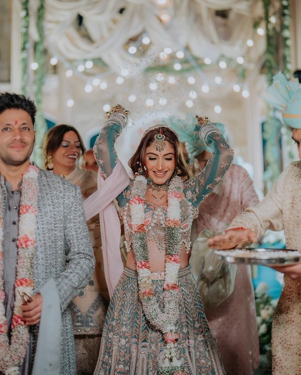 All you see in these wedding pics is LOVE 😍💗✨🥂

#SuKarDaVyaah #SuKar #SurbhiChandna