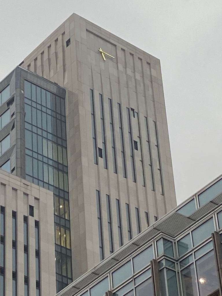 SmithofDerby's tweet image. The T500 movement is typically used for our large external clocks. It allows for sustained and smooth operation of large hands and was used recently for the Ropemaker Street Clock to power the aircraft-grade aluminium hands.⁠
⁠
#clockmovement #aluminiumclockhands