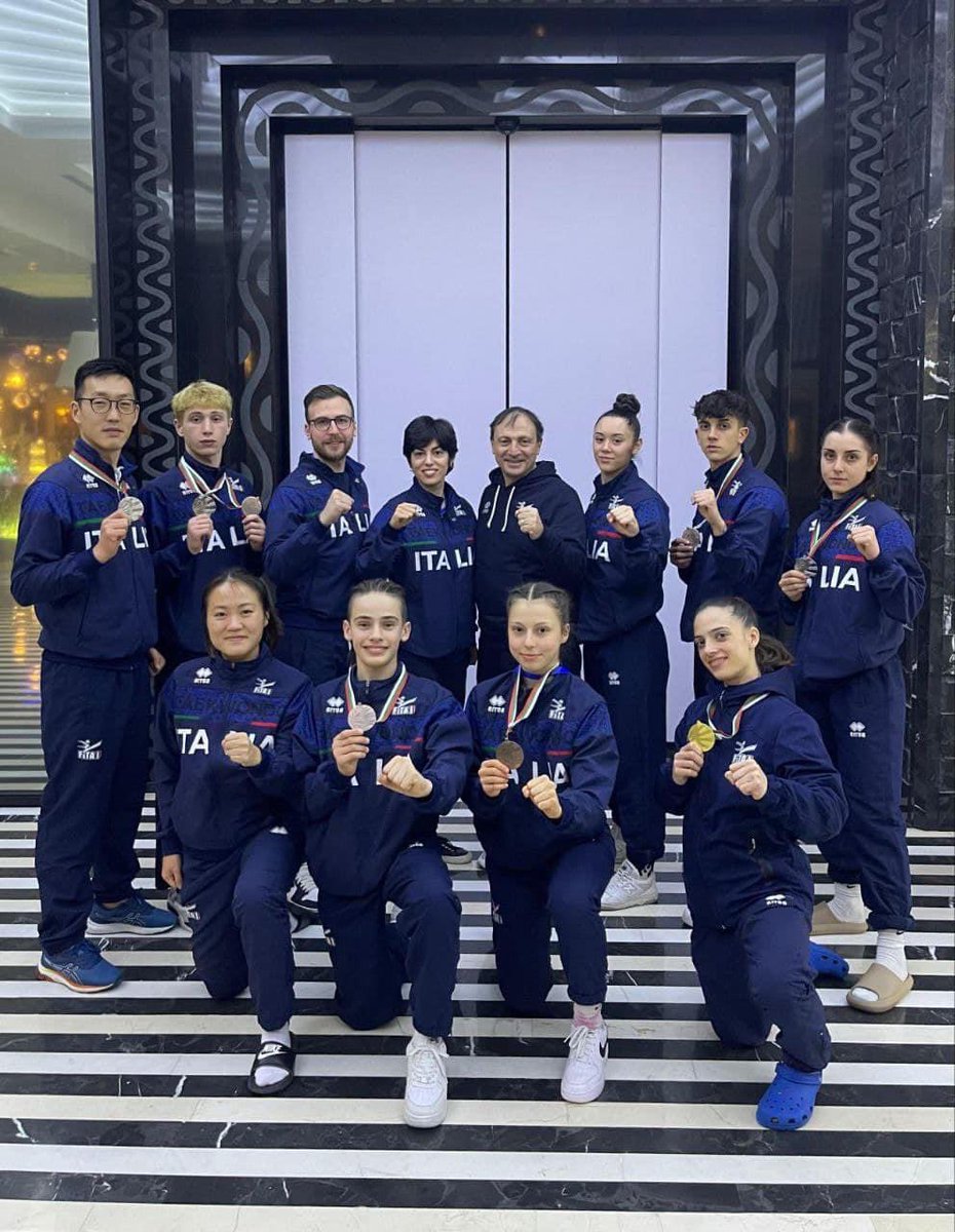 campo_mass's tweet photo. 8 medaglie per gli azzurri in gara a Sofia tra cui spicca l’oro di Valentina Arlotti nel freestyle!🥇Un gruppo coeso in costante crescita che continua a regalare emozioni. Avanti con questa determinazione. Bravi azzurri e un applauso esteso a tutto lo staff! 👏🏻 #itatkd #poomsae https://t.co/h0zUOQnm28