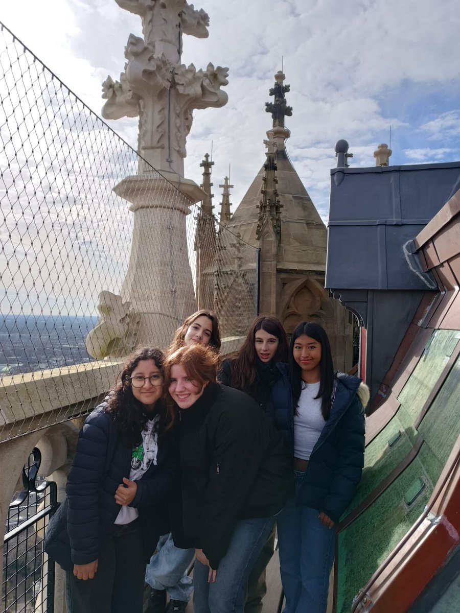 InstitutSants's tweet photo. Visita a Utrecht i pujada al Dom Tower. @Utrecht #domtower #intercanvi #Holanda https://t.co/ockwalHsr4