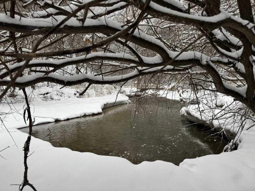 ExploreGansu's tweet photo. ❄️⛰️❄️Zhangxian county of Dingxi, #Gansu province has embraced an unexpected spring snowfall, which has cast a white spell over Guiqing Mountain. #SpringSnow #WinterWonderland #SnowyGansu #GansuView https://t.co/77LipqjzoN