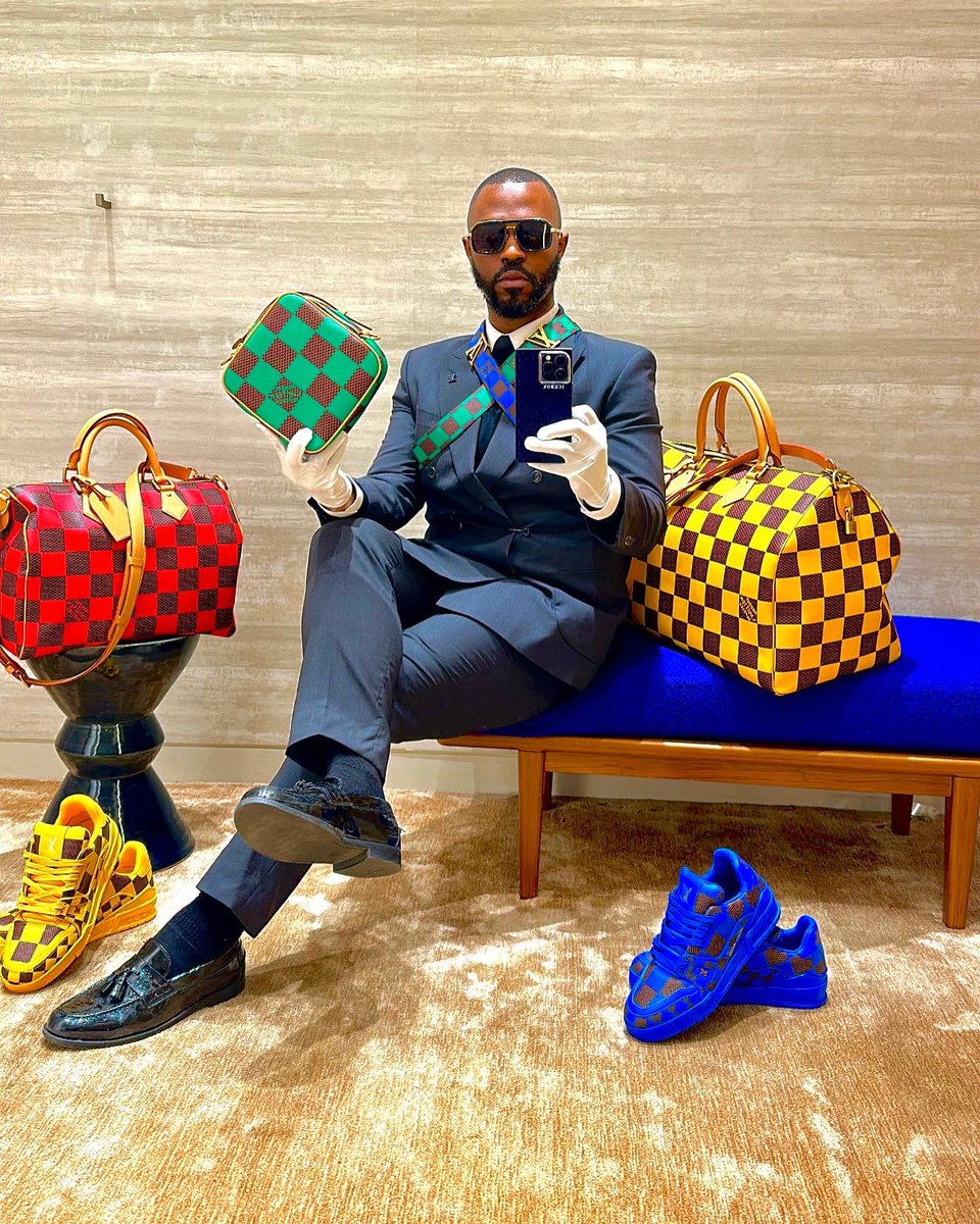Q_theMind's tweet photo. Louis Vuitton #PharrellWilliams #LouisVuitton #damier #color https://t.co/tTYLnPnJtK