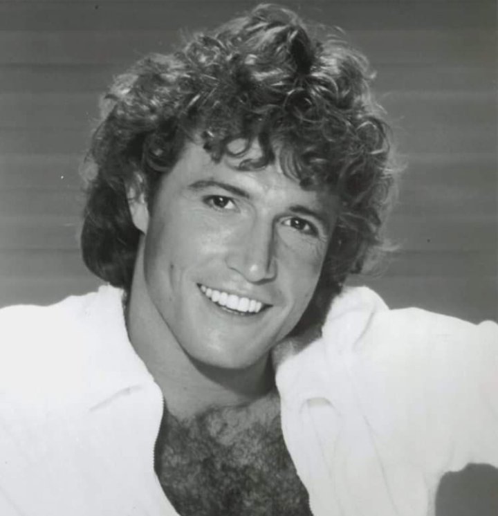 OfficialDaledoe's tweet photo. Happy Heavenly Birthday to singer/songwriter/musician/actor, #AndrewRoyGibb ( #AndyGibb ) { March 5th.,1958-March 10th.,1988 }. Gone but never forgotten. π₯³πππΌπΆπ΅πΈπ€ποΈπ #IJustWantToBeYourEverything #ShadowDancing #AnEverlastingLove #LoveIsThickerThanWater & more. https://t.co/ObieBv0dXD
