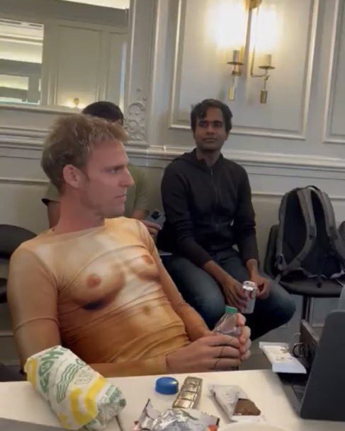 CreeCoder's tweet image. HTML programmer got invited to a developer meeting 😆