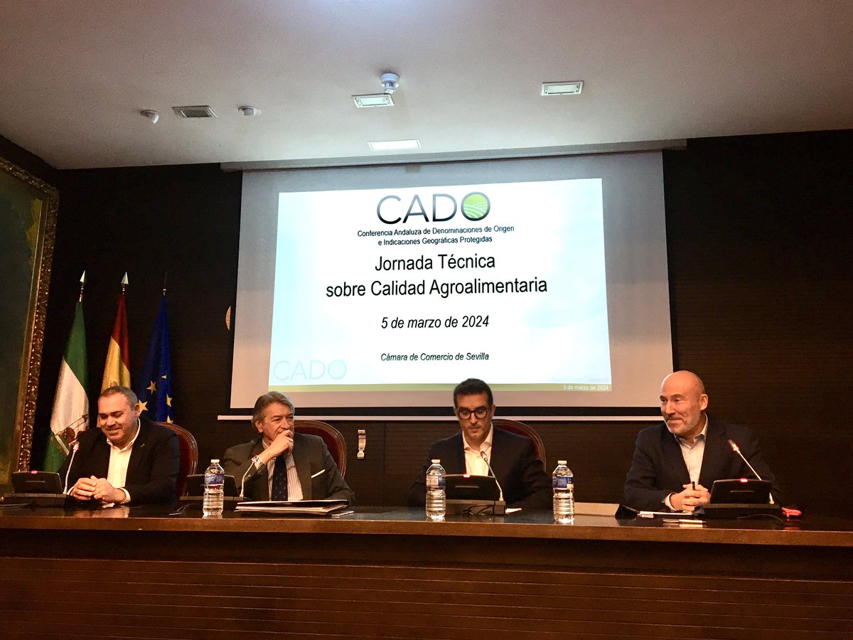Hoy en la jornada técnica de la #CADO sobre calidad agroalimentaria. Ahora la mesa redonda La calidad diferenciada como respuesta a los retos actuales del agro europeo. Participando con #CADO y #CECRV