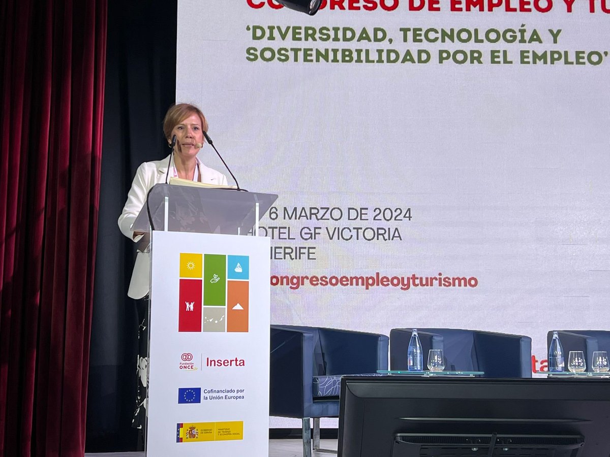Modera la discusión sobre las oportunidades de empleo para las personas con discapacidad Emma Fernández Manrique, directora regional de #InsertaEmpleo en Canarias <a href="/Fundacion_ONCE/">Fundación ONCE</a>. #CongresoEmpleoyTurismo #InsertaEmpleo #FundacionONCE #FSE+