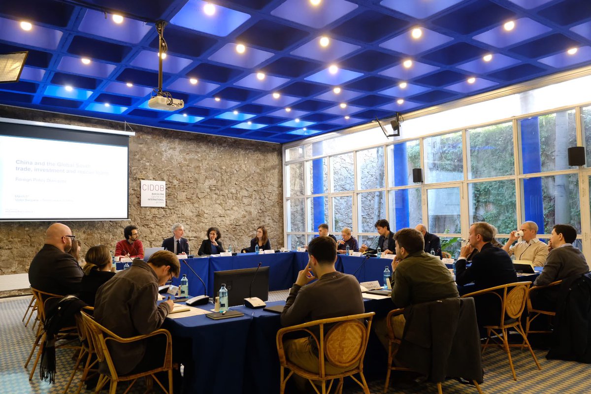 Hoy en CIDOB, organizamos una nueva edición de los #DiálogosPolíticaExterior. Expertos y representantes gubernamentales analizan la relación UE-China en un contexto geopolítico marcado por la rivalidad, la competición y la necesidad de cooperación
🔗bit.ly/DiálogosPolExt…