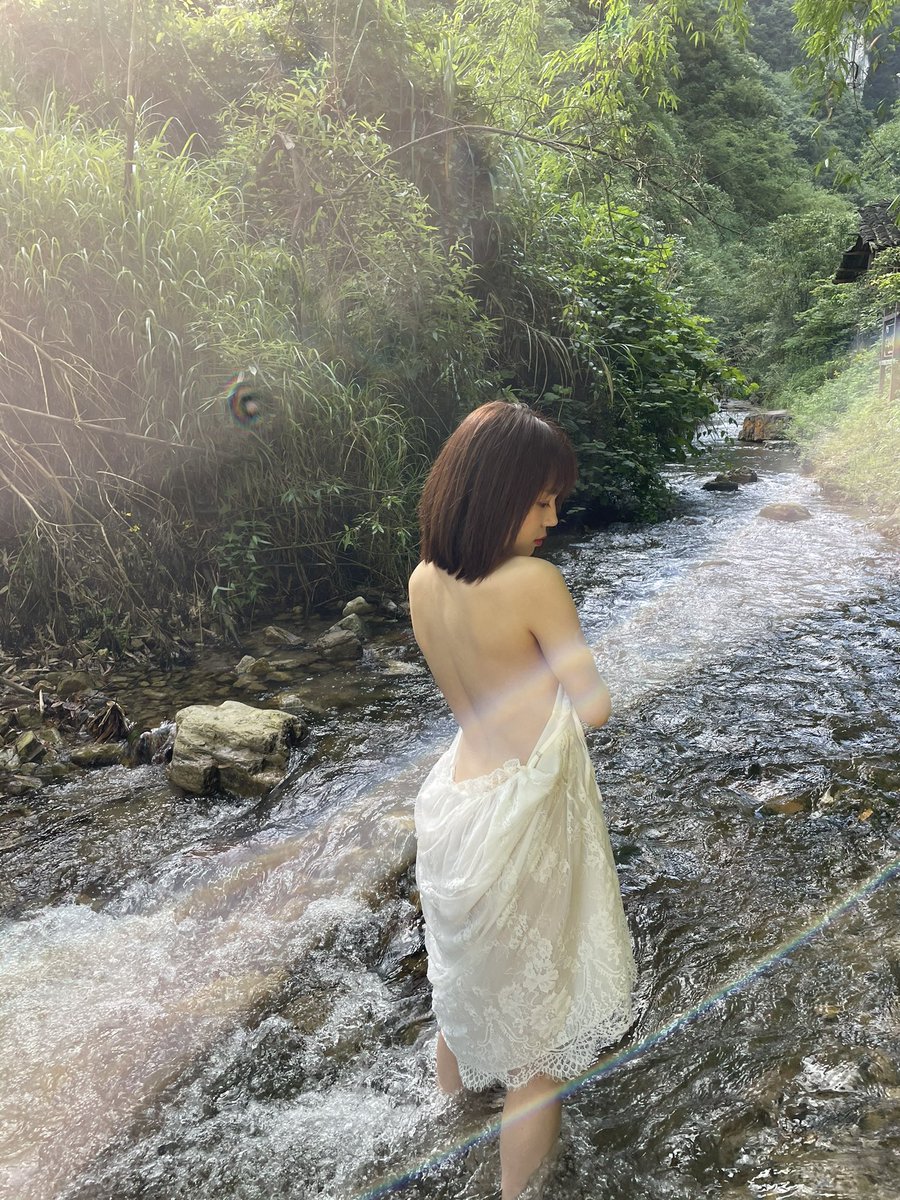 你知道我的心在哪边么？左边啊不，在你那边。
#萝莉 #反差 #学生妹 #淫荡 https://t.co/zgcTuB0UQ9