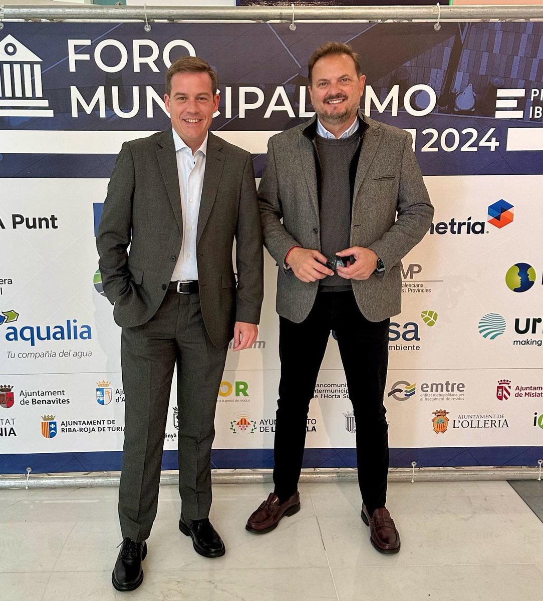 pspvprovalencia's tweet photo. Debate sobre municipalismo en el foro de @levante_emv 

@CarlosFBielsa reclama mejor financiación municipal, autonomía y competencias y mayor implicación de la @generalitat con el fondo de cooperación.

Los diputados @rogerxativa @NMoragon y @Vicezara participan en el encuentro. https://t.co/50MJAhCZdf