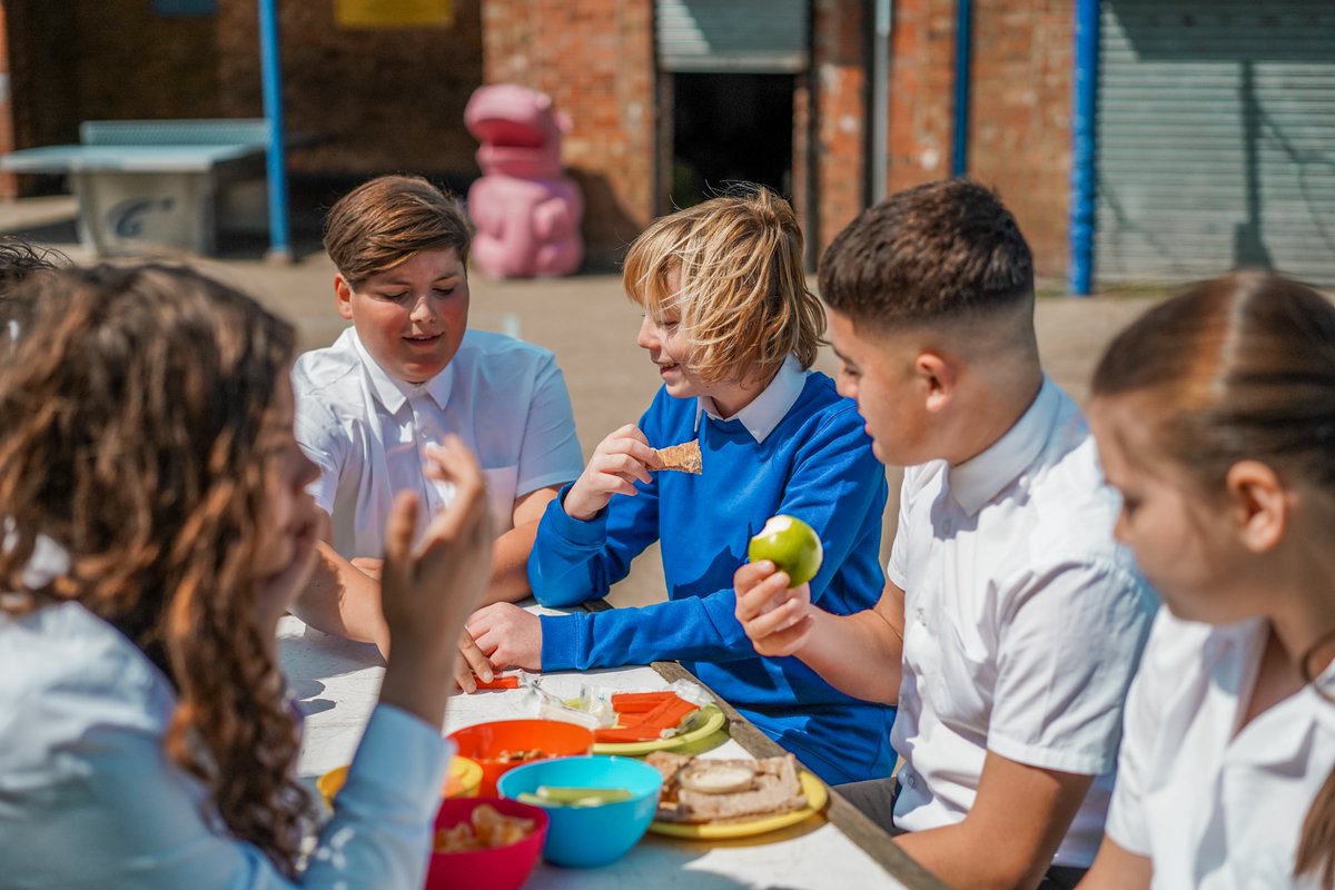 The Food Foundation (@food_foundation) on Twitter photo 📢 Ahead of tomorrow's #SpringBudget we'd like to see policy changes in four key areas:
1⃣ Expanding <a href="/NHSHealthyStart/">NHS Healthy Start Scheme</a> eligibility, increasing uptake/raising the value of the digital card.
2⃣ Making #FreeSchoolMeals available to all children from households on 📢 Ahead of tomorrow's #SpringBudget we'd like to see policy changes in four key areas:
1⃣ Expanding <a href="/NHSHealthyStart/">NHS Healthy Start Scheme</a> eligibility, increasing uptake/raising the value of the digital card.
2⃣ Making #FreeSchoolMeals available to all children from households on