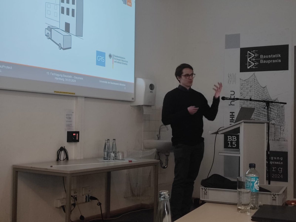 Die Forschungsgruppe BauProtect <a href="/FZ_RISK/">FZ RISK</a> <a href="/unibw_m/">UniBw M</a>  nimmt zur Zeit bei der Fachkonferenz Baustatik-Baupraxis in Hamburg teil. Die Herren Matthias Andrae, Nobert Gebbeken, Maximilian Garsch und Moritz Hupfauf sind dort mit spannenden Vorträgen vertreten.
