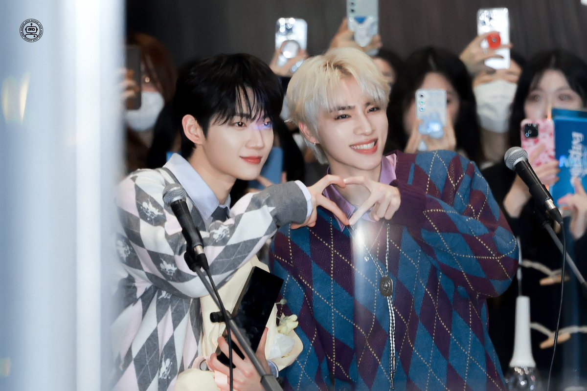 Jaeger990808's tweet photo. 240305 THE SHOW 퇵길아웃

#肖俊 #XIAOJUN #샤오쥔 
#WayV #威神V #내꾸즈 #NAE99Z https://t.co/Nc0k71kF18