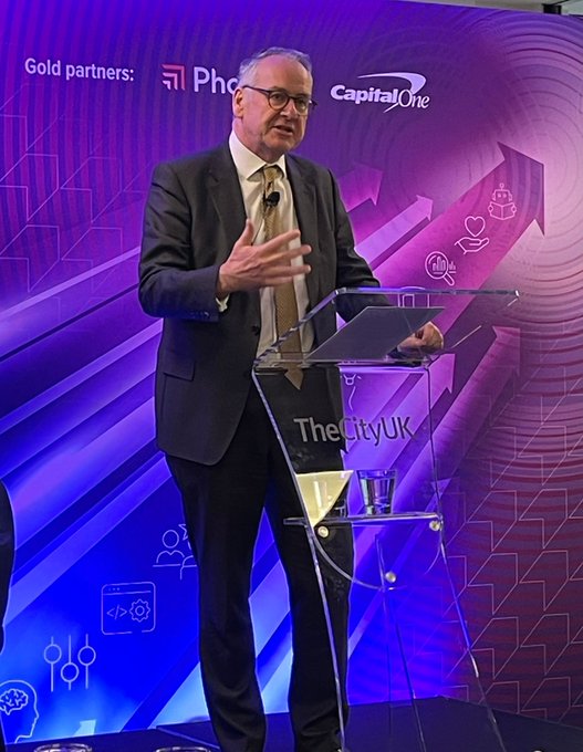 'We are at an inflection point, a moment of change, where businesses have to put skills at the heart of what they do' - @mark_g_hoban chair @FSSkillsCom conference with @TheCityUK @PhoenixGroupUK @Yorkshire_BS @CapitalOne @LBGplc