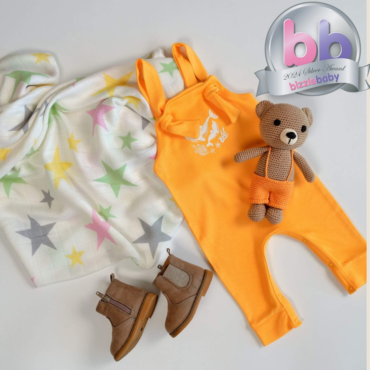 Bebekish Baby Dino Organic Baby Dungaree - Organic,soft and gentle on infants skin and easy to use and LOVED by our #Bizziebabytesters.  #bizziebabysilverawardwinner2024 bizziebaby.co.uk/product-review…
Buy Here bebekish.com/products/seaho…
@BebekishL
