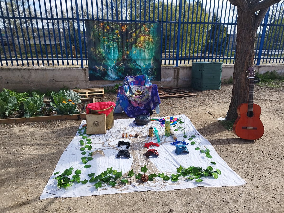 Disfrutando en el huerto con la MAGA DEL PANDERO