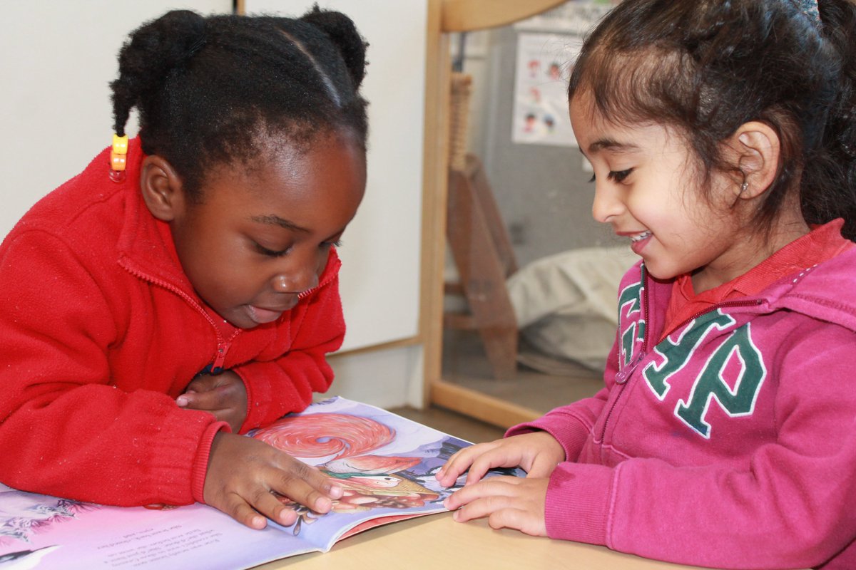 Enjoying stories together @CDPS_Southwark 'There is strong evidence that interactive reading can improve language and communication in the early years.' @EducEndowFoundn Building on what the children say is the art of teaching language to our littlest children. #EYFS #reading