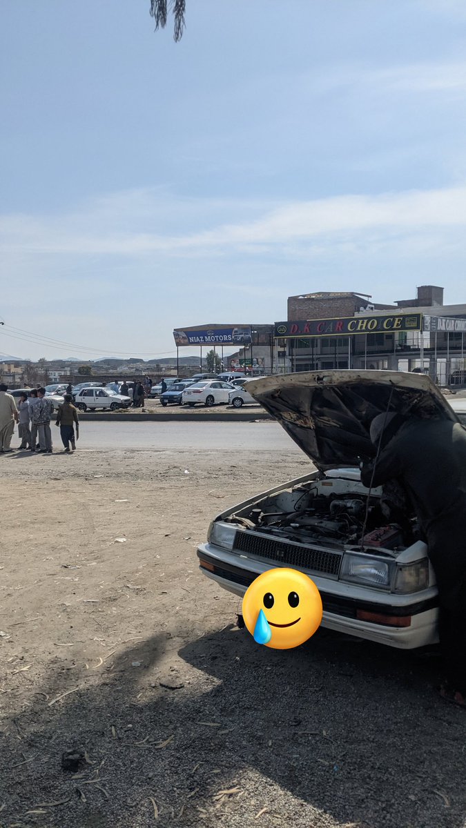 shayanktk777's tweet photo. Broked life  broke car😭 https://t.co/QTzUWE7jiG