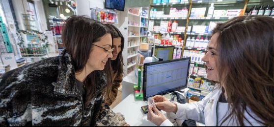 FC_actu's tweet photo. 🇪🇸 Première mondiale : les pharmacies catalanes distribuent gratuitement culottes menstruelles, coupes, serviettes réutilisables.
Le gouvernement régional veut lutter contre la précarité menstruelle et l'empreinte environnementale des protections uniques https://t.co/i6Hhfq4RE9 https://t.co/Vx5DF4wOLT