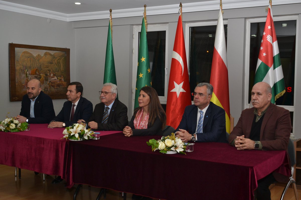 cankayayadeva's tweet photo. Çerkes Derneği'ni ziyaret ettik. Misafirperverlikleri için teşekkür ediyoruz. https://t.co/K0IL5ocSGO