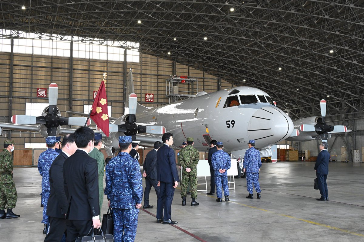 jmsdf_5aw's tweet image. 2月17日に、防衛大臣の視察を受けました。
#沖縄 #那覇 #海上 #自衛隊 #海自 #5空群 #基地 #航空 #哨戒機 #P3C #防衛大臣 #防衛 #大臣 #視察