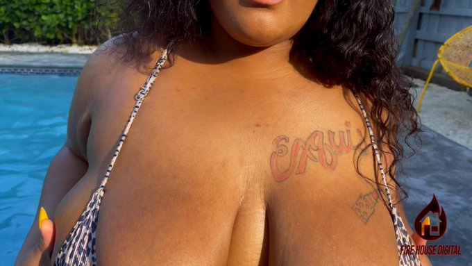 TiTTy Tuesday https://t.co/XsDNSDXolT #realloyalfans https://t.co/SPHxA5GuC8<a href="/tag/realloyalfans"class="tags">#realloyalfans</a>