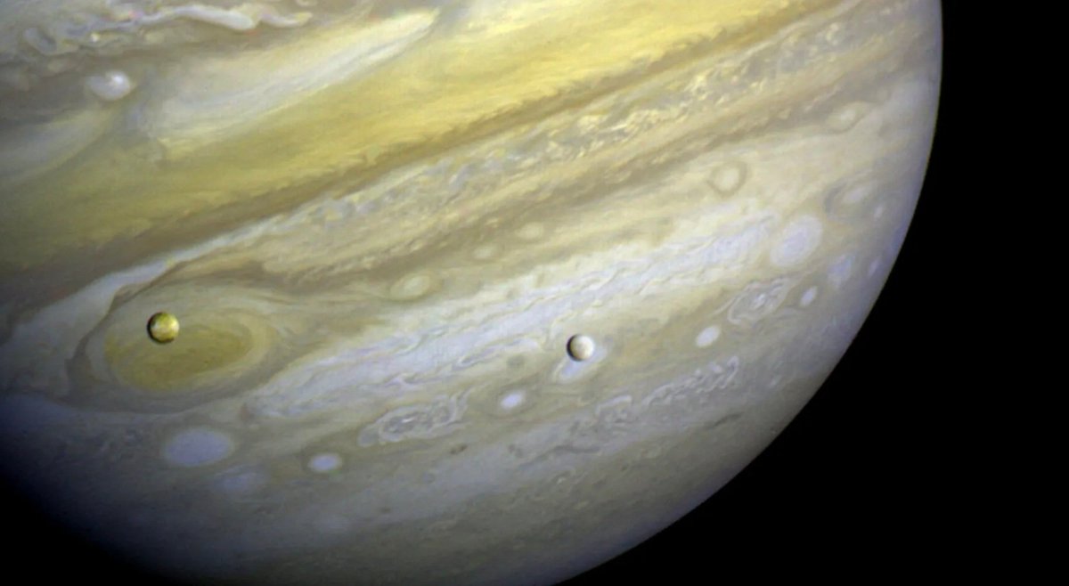 hoe oud was jij toen voyager 1 op 5 maart 1979 (vandaag 45 jaar geleden!) langs jupiter vloog en deze foto maakte van de planeet en de manen io en europa?