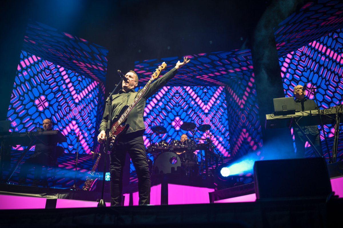 Was at @MandSBankArena on Monday night to see the return of the mighty @OfficialOMD, with amazing support from @waltdisco. Check out my review & photo gallery here for All Music Magazine…… allmusicmagazine.com/omd-homecoming…