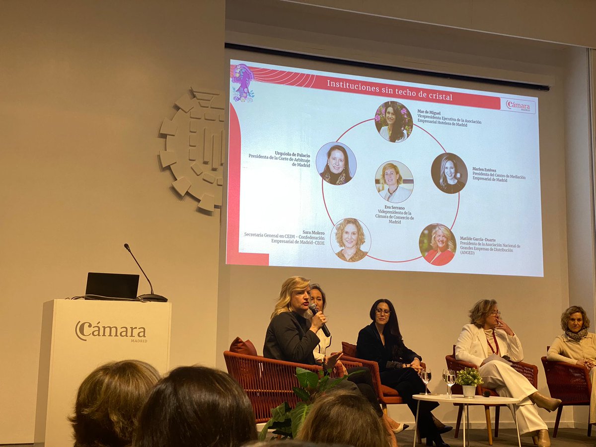 <a href="/AsisaSalud/">ASISA</a> <a href="/Iberia/">Iberia</a> <a href="/IAG7_VIAJES/">IAG7 VIAJES</a> <a href="/ComunidadMadrid/">Comunidad de Madrid</a> <a href="/MADRID/">Ayuntamiento Madrid</a> <a href="/ugt/">ugt</a> <a href="/CCOO/">COMISIONES OBRERAS</a> <a href="/AnaBedia/">Ana Bedia</a> <a href="/65ymuchomas/">65YMÁS</a> <a href="/EVASERRANOCLAVE/">EVA SERRANO CLAVERO</a> "Yo tengo que reconocer que durante mucho pensé que no existían los techos de cristal, ahora bien cuando ha pasado el tiempo me he dado cuenta que estaba equivocada. Por eso quiero reivindicar la formación", Matilde García-Duarte, presidenta de <a href="/ANGED_es/">ANGED</a> 

#CámaraMadrid #8M