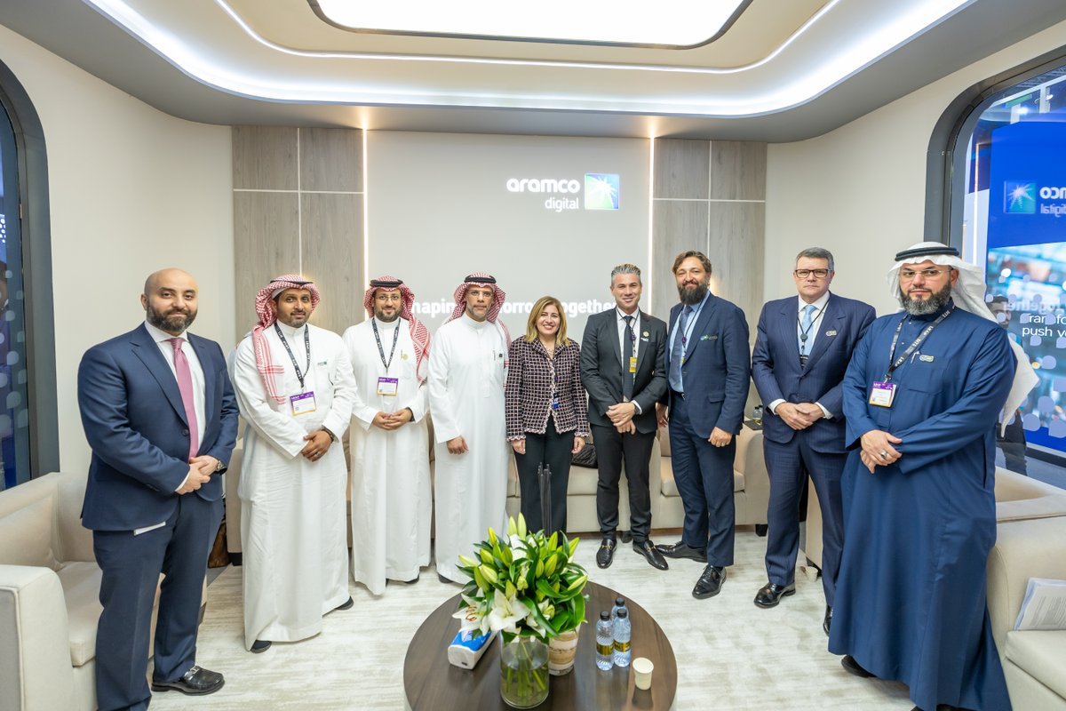 CiscoSaudia's tweet image. Cisco and @Aramco_Digital signed an MoU, recognizing Aramco Digital as a Cisco ‘Select Provider’ partner at #LEAP24 – with expertise in designing and building managed service offerings across Cisco technologies. 

@LEAPandInnovate @CiscoPartners @aramco @saudi_aramco
#CiscoLEAP