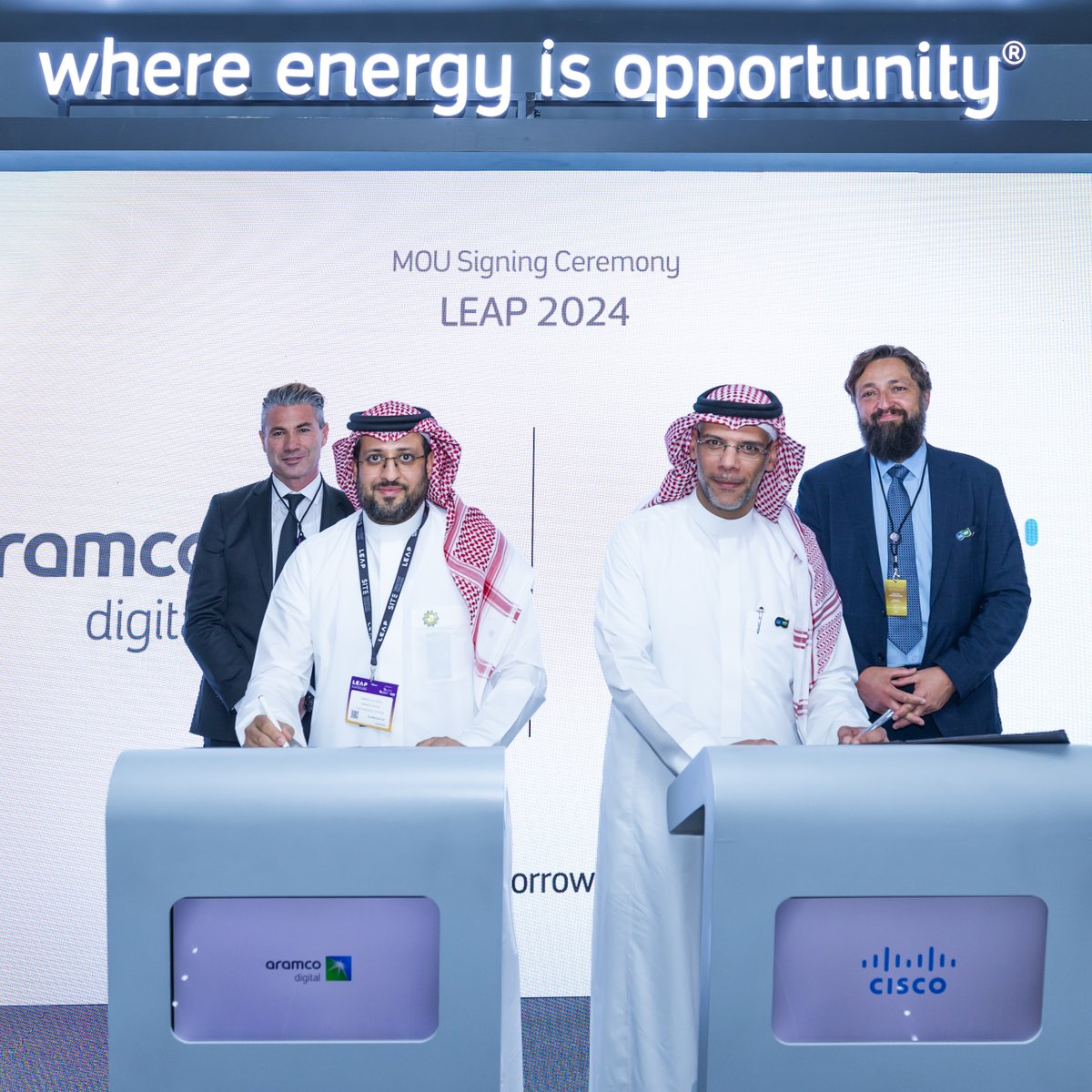 CiscoSaudia's tweet image. Cisco and @Aramco_Digital signed an MoU, recognizing Aramco Digital as a Cisco ‘Select Provider’ partner at #LEAP24 – with expertise in designing and building managed service offerings across Cisco technologies. 

@LEAPandInnovate @CiscoPartners @aramco @saudi_aramco
#CiscoLEAP