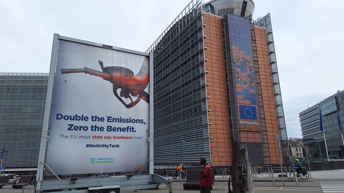 NEW: Soy farming is a leading driver of deforestation. Yet the @EU_Commission thinks it's okay to burn soy in our cars. The Commission is delaying its decision on whether to phase out soy biofuels. It is now 5 months late and counting ⏰ What are they waiting for? 👇