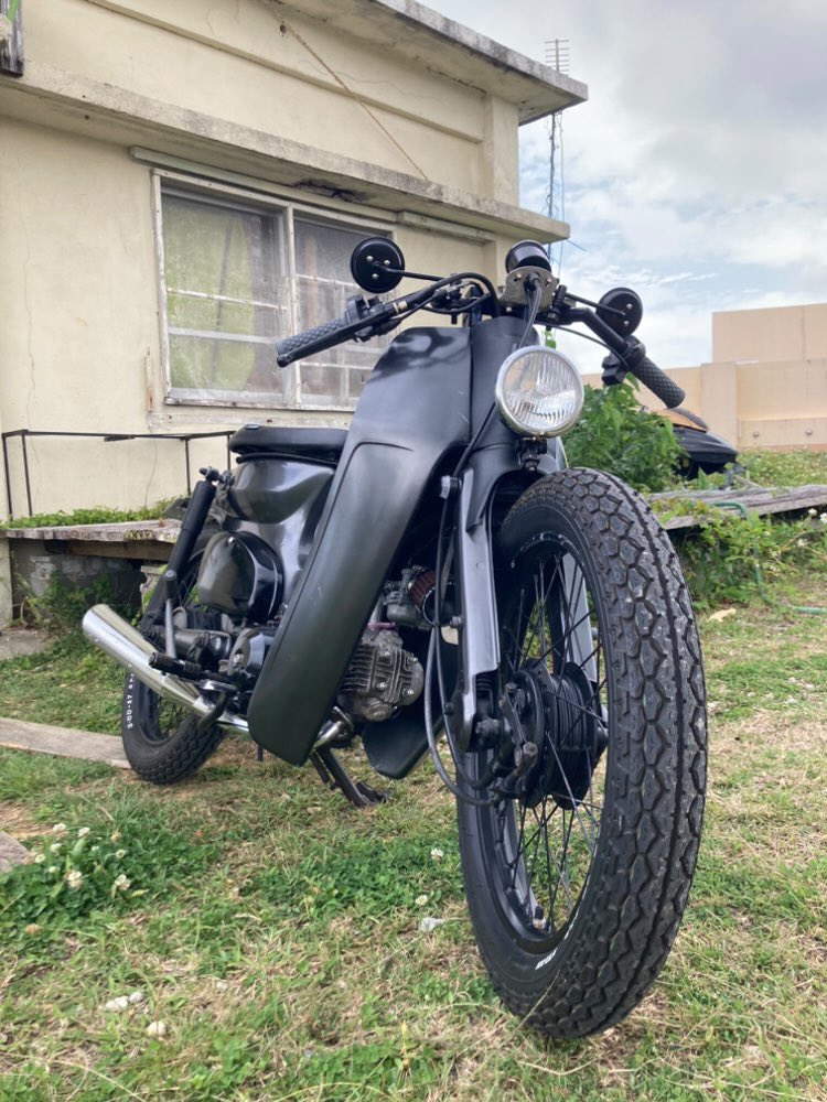 DDSTHESUKE's tweet photo. これ盗んだ奴見つかる前に早く戻せよ💥

INFO: @OkinawaUuuu 

盗難情報:CUB CUSTOM
No.オキナワシ キ9512
場所:沖縄県沖縄市美里付近
車体番号: AA011535087

#STOLEN #盗難 https://t.co/Fg4J8nJZzC