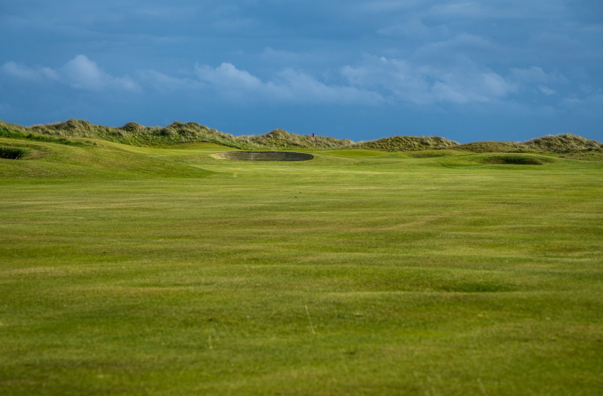 Ready to perfect your swing in one of the most breathtaking locations in Ireland? Join us on the stunning Connemara Coast for a golf experience like no other. ow.ly/7BqH50QLkTz #golfingparadise #connemaracoast #perfectyourswing