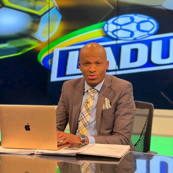 Former Kaizer Chiefs defender Siphiwe Mkhonza has sadly passed away after a battle with illness. 🕊

Rest in Peace Dr Mnandi..