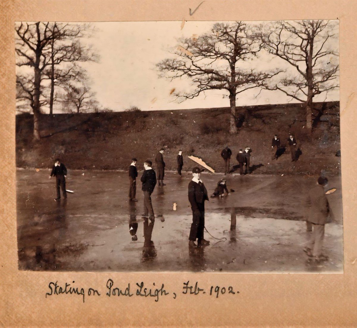 Skating on thin ice...📷
These wonderful images throw us back to 1902 when ponds around the College were frozen!
#Hurst #HurstFoundation #OJ #Alumni #wearehurst