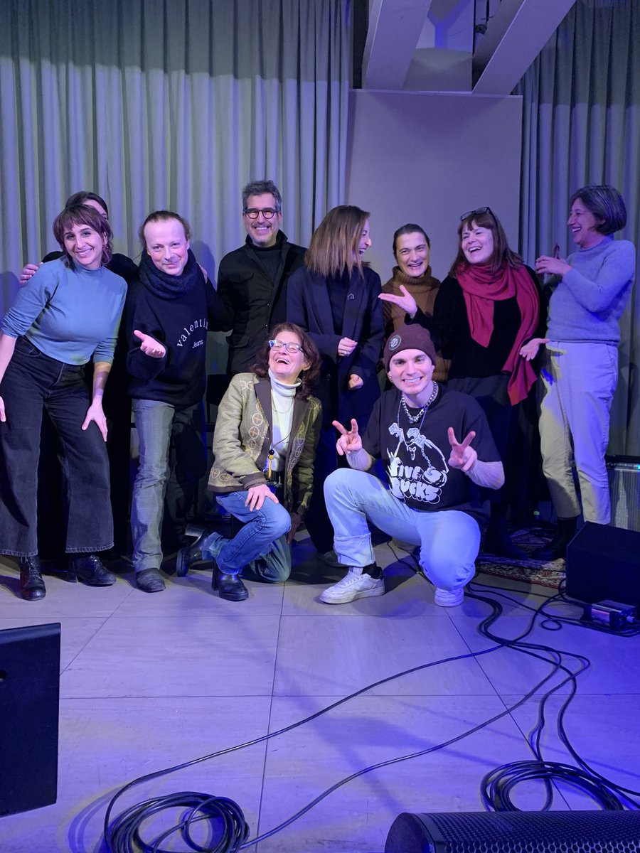 Ilsuggeritore's tweet photo. Riascolta la puntata di ieri @suggeritore_il Night Live: @Manduria; #ValentinaKastlunger e #RenataViola x #ZonaK; #AnnigRaimondi, #PaoloBignamini, #GiovannaVolpi, #AlessandroPazzi #KsenijaMartinovic x #DonneTeatroDiritti @PACTAdeiTEATRI; #FlaviaRipa x #Attilio @Teatro_Verdi_Mi https://t.co/TPAvxIsgfc