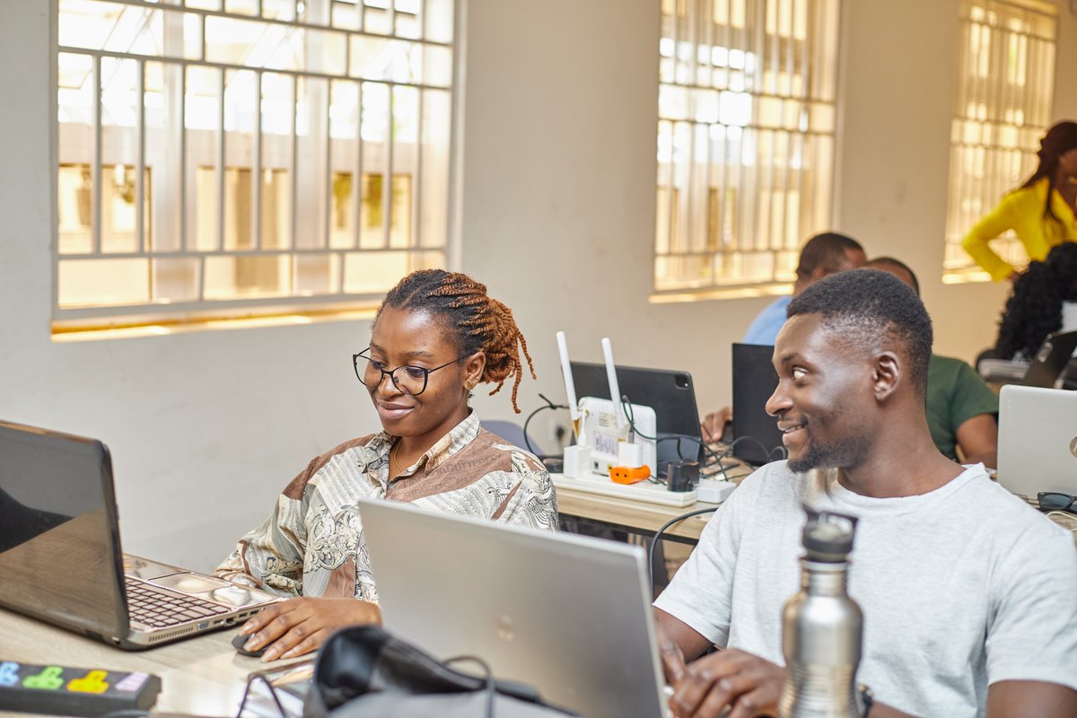 CoLab_kd's tweet image. 📸 Highlights from our Open Source & Bokeh Workshop at CoLab Innovation Hub!
A weekend filled with learning, coding, and collaboration.
Thanks to everyone who joined us and made it a success. Together, we're pushing the boundaries of data visualization! and Open Source.