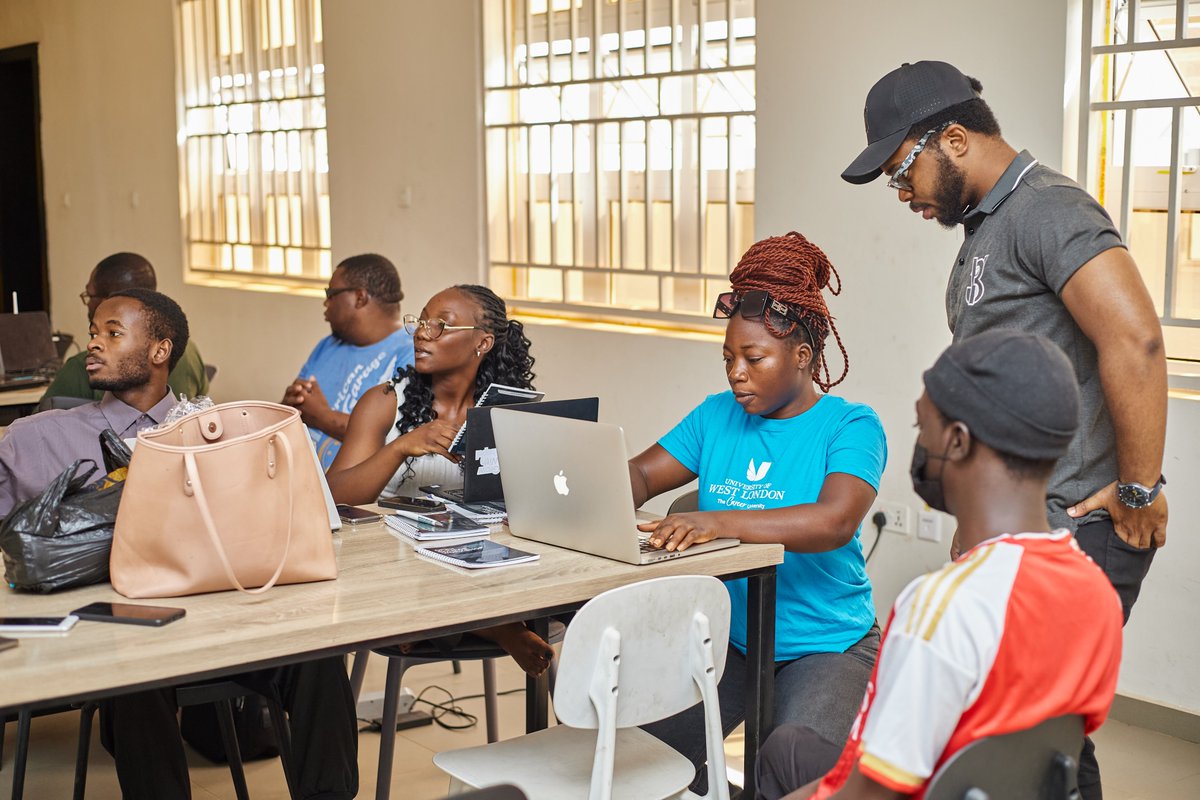 CoLab_kd's tweet image. 📸 Highlights from our Open Source & Bokeh Workshop at CoLab Innovation Hub!
A weekend filled with learning, coding, and collaboration.
Thanks to everyone who joined us and made it a success. Together, we're pushing the boundaries of data visualization! and Open Source.